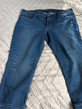 White House Black Market Blue Cropped Denim Jeans